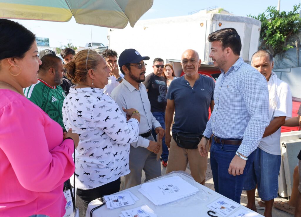 Gobierno de Bahía De Banderas fortalece el respaldo a comerciantes con entrega de tarjetones
