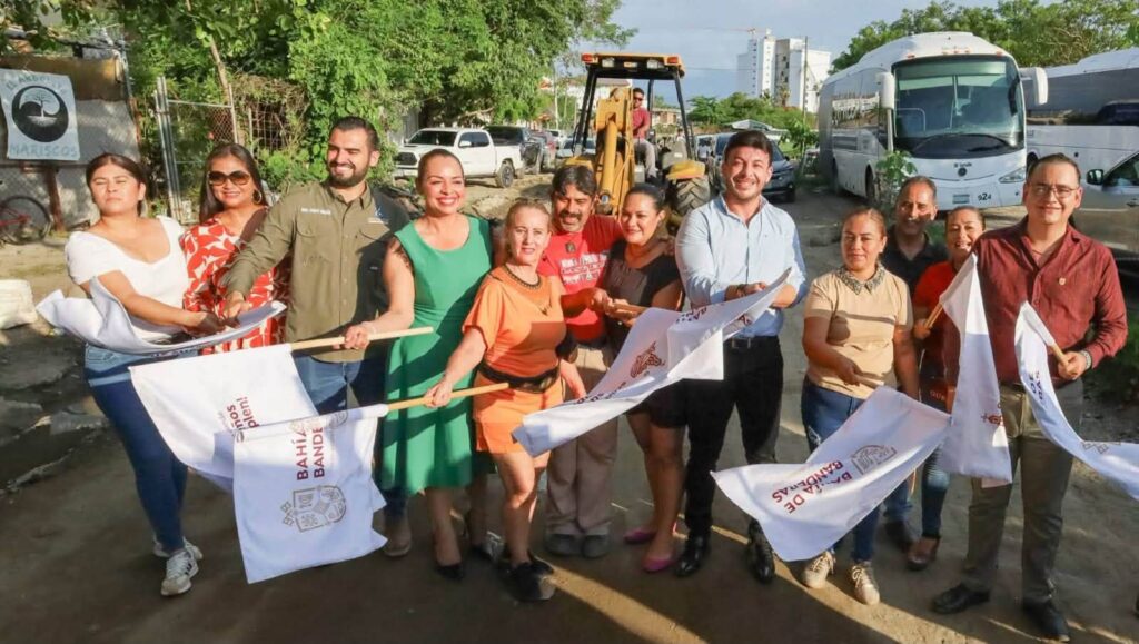 Gobierno de Bahía De Banderas inicia la pavimentación de la calle Amado Nervo en Jarretaderas