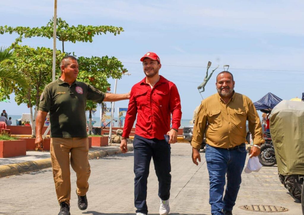 Israel Santillán supervisa en territorio afectaciones por las lluvias presentadas en Bahía de Banderas